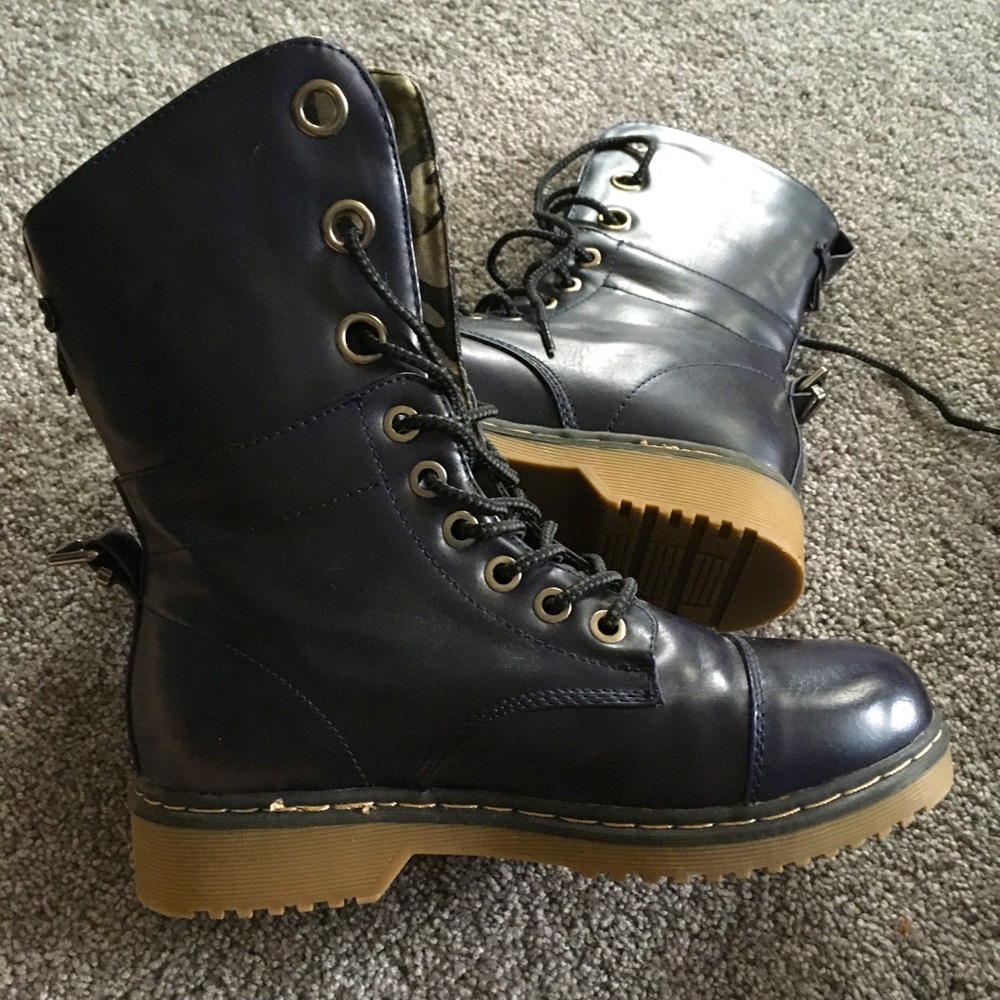 never-worn navy combat boots - size 9